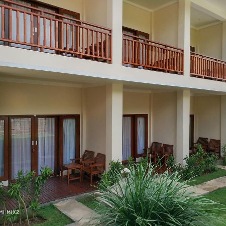 Sinar Rinjani Cottage & Restaurant เซอนารู ภายนอก รูปภาพ