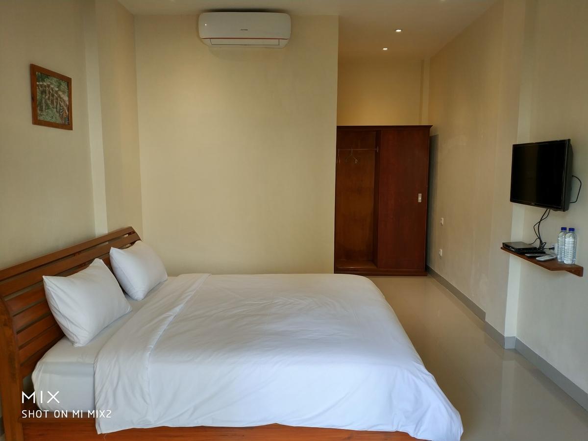 Sinar Rinjani Cottage & Restaurant เซอนารู ภายนอก รูปภาพ